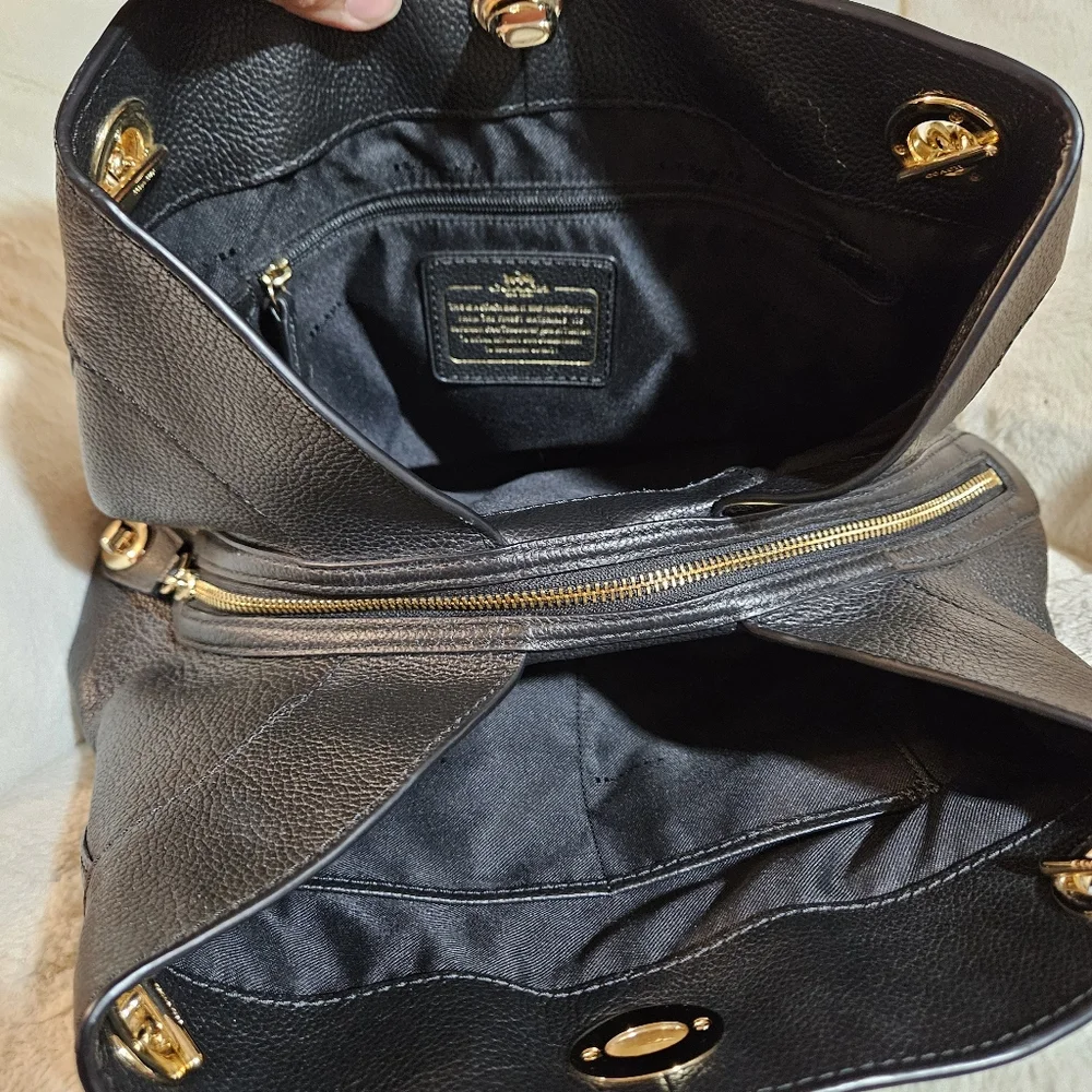 Coach leather black shoulder bag - Picture 8 of 9